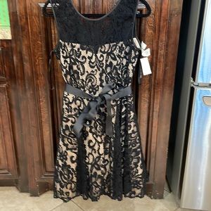 Betsy & Adam lace party dress - zipper in back. Never worn